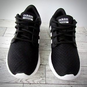Women’s Adidas Cloudfoam QT Racer Size 6